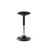 Ergonomischer Steh- und Sitzhocker DESKSPACE MOTION in Schwarz, freigestellte Produktansicht vor hellem Hintergrund